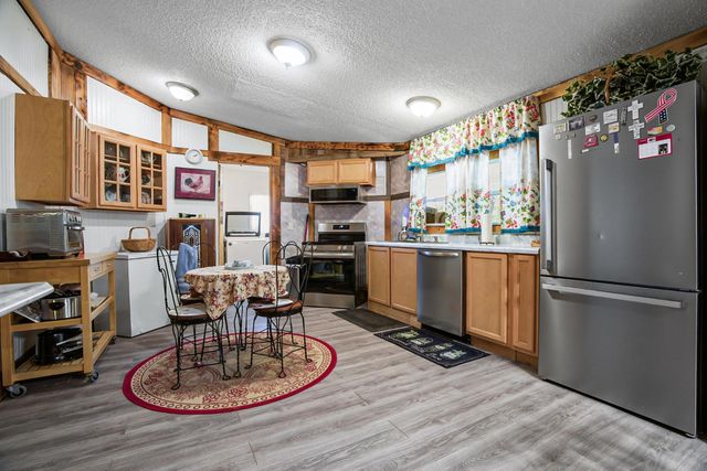 1047 Phillips Dr, Monterey, TN 38574