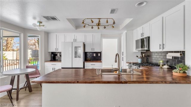 5620 Guiding Star Circle, North Las Vegas, NV 89031