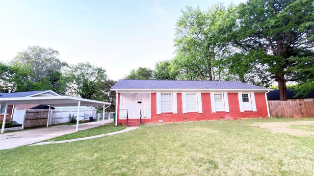 4131 Woodgreen Terrace, Charlotte, NC 28205