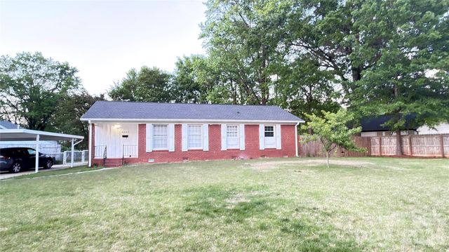 4131 Woodgreen Terrace, Charlotte, NC 28205