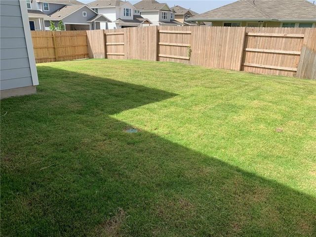 109 White Dunes DR, Maxwell, TX 78656