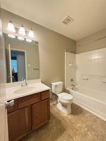 13216 Fencerow Road, Fort Worth, TX 76244