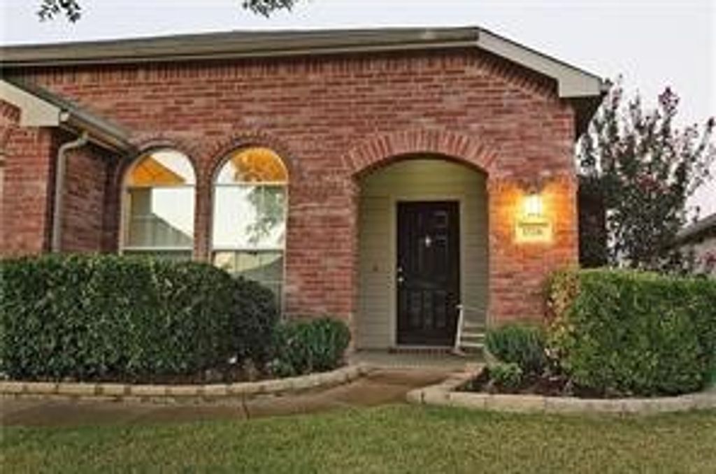 13216 Fencerow Road, Fort Worth, TX 76244