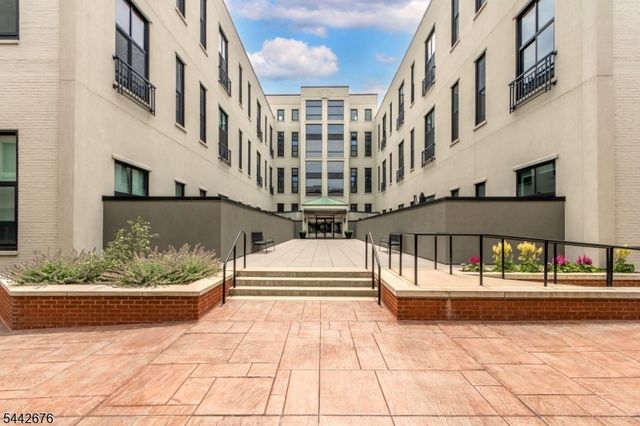 518 Gregory Ave 203, Weehawken Twp., NJ 07086