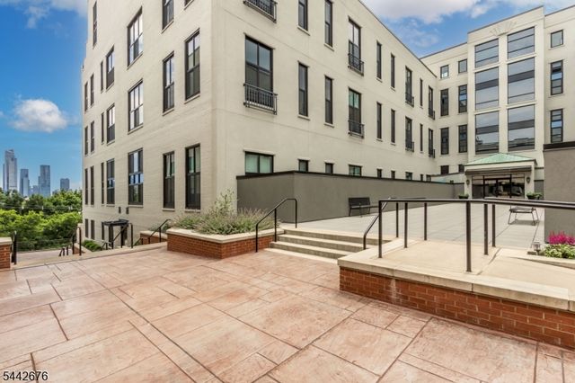 518 Gregory Ave 203, Weehawken Twp., NJ 07086