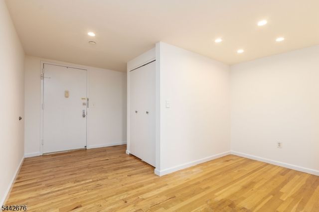 518 Gregory Ave 203, Weehawken Twp., NJ 07086