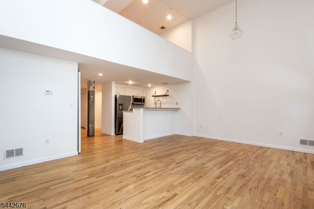 518 Gregory Ave 203, Weehawken Twp., NJ 07086