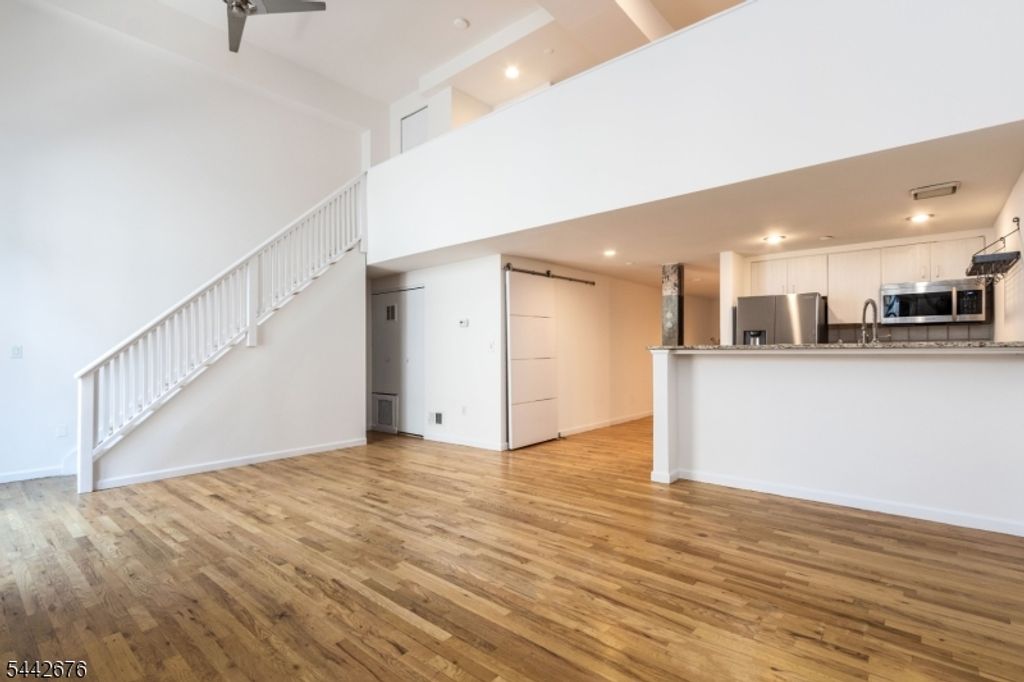 518 Gregory Ave 203, Weehawken Twp., NJ 07086