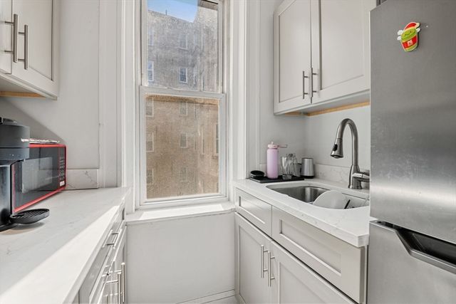 131 Park Drive 12, Boston, MA 02215