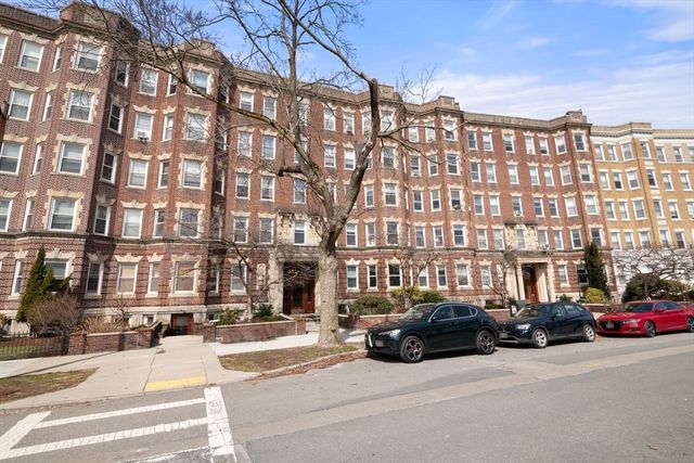 131 Park Drive 12, Boston, MA 02215
