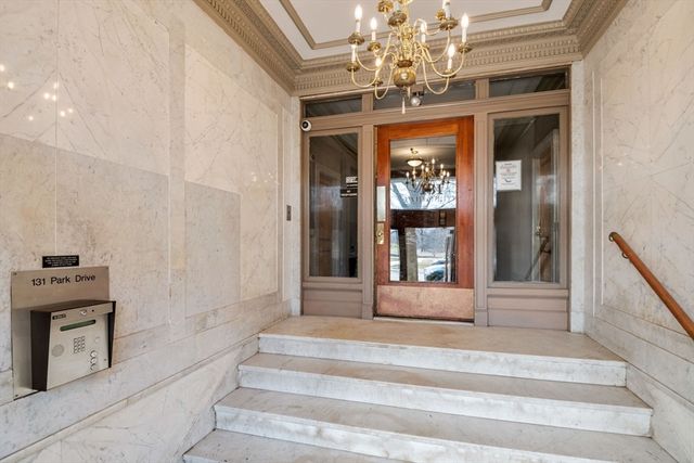 131 Park Drive 12, Boston, MA 02215