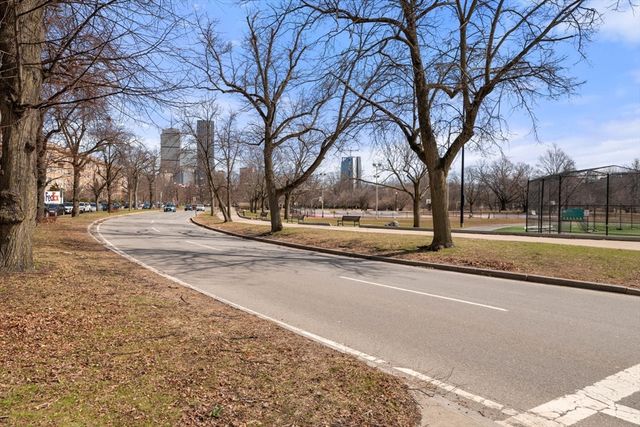 131 Park Drive 12, Boston, MA 02215