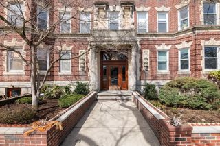 131 Park Drive 12, Boston, MA 02215