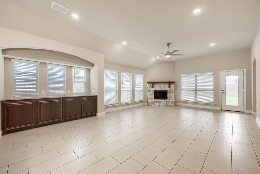 989 Imperial Eagle Road, Alvarado, TX 76009 — photo 4