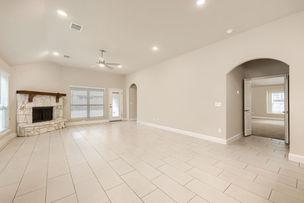 989 Imperial Eagle Road, Alvarado, TX 76009 — photo 5