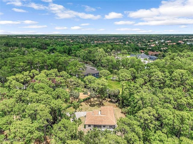 5752 Bur Oaks LN, Naples, FL 34119