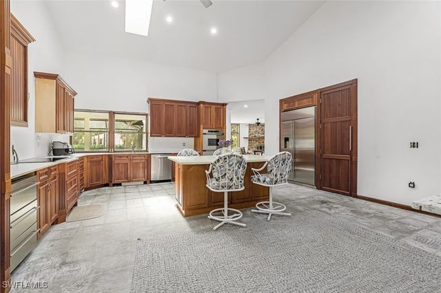 5752 Bur Oaks LN, Naples, FL 34119