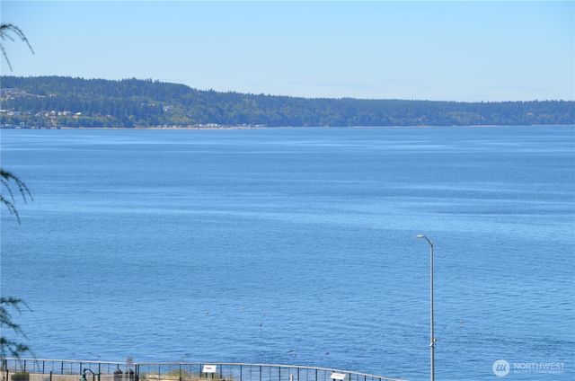 1010 1st Lane, Mukilteo, WA 98275
