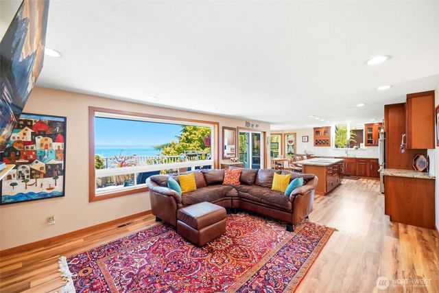 1010 1st Lane, Mukilteo, WA 98275