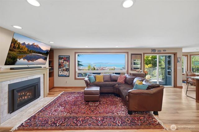 1010 1st Lane, Mukilteo, WA 98275