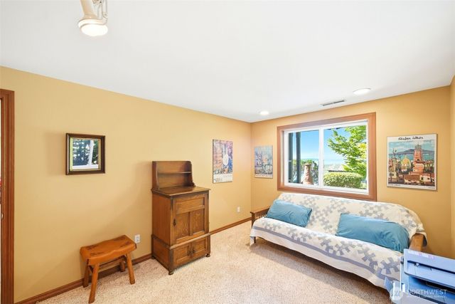 1010 1st Lane, Mukilteo, WA 98275