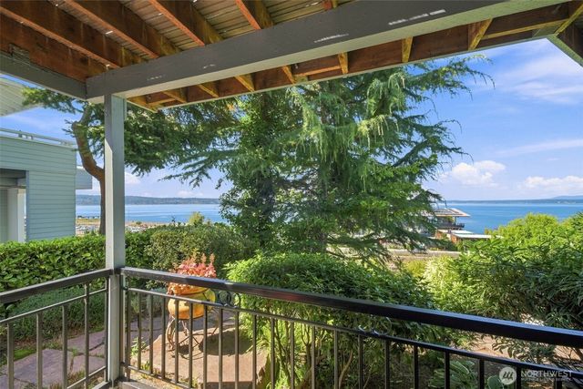 1010 1st Lane, Mukilteo, WA 98275