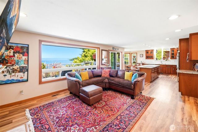 1010 1st Lane, Mukilteo, WA 98275