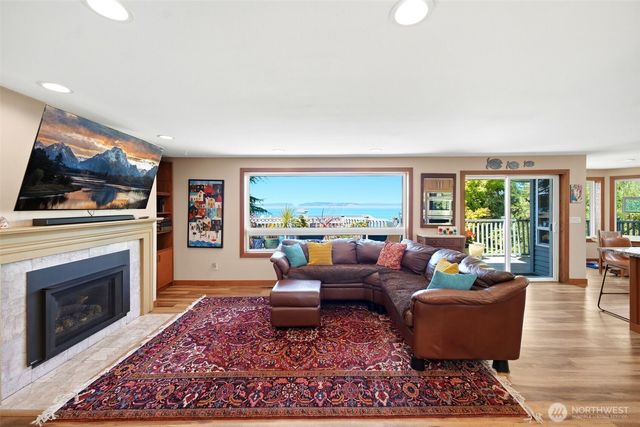 1010 1st Lane, Mukilteo, WA 98275
