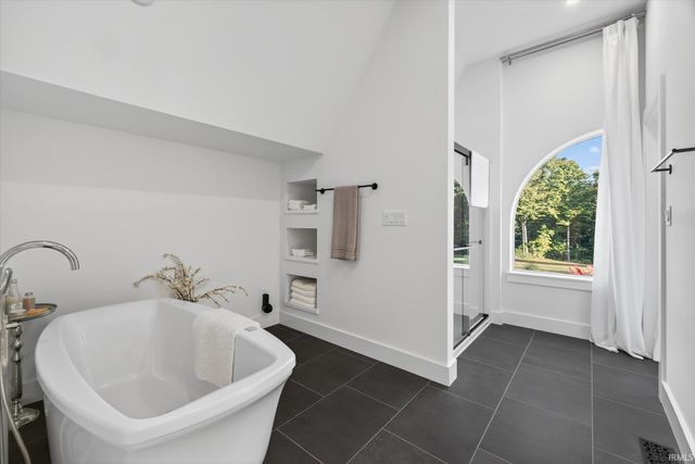 5999 Nehrt Road, Bloomington, IN 47408