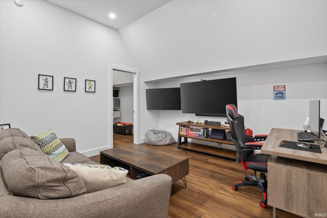 5999 Nehrt Road, Bloomington, IN 47408