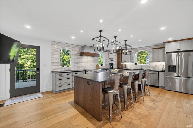 5999 Nehrt Road, Bloomington, IN 47408