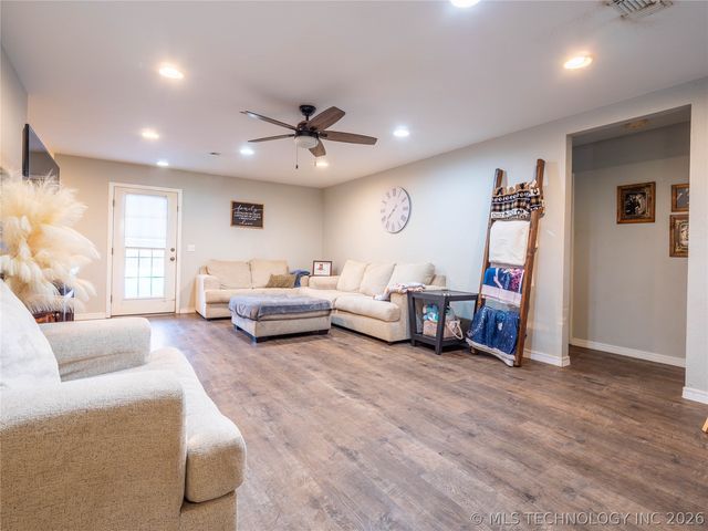 2208 Green Meadows, Mcalester, OK 74501