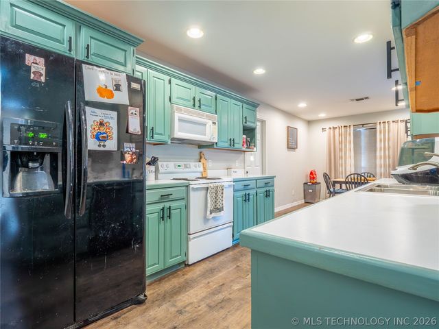 2208 Green Meadows, Mcalester, OK 74501