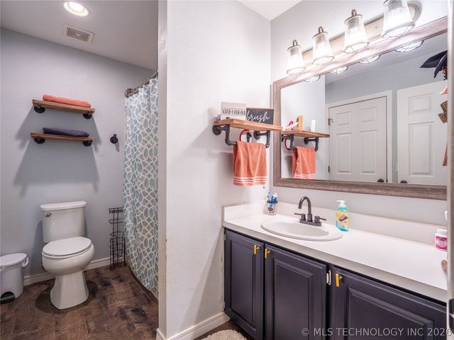 2208 Green Meadows, Mcalester, OK 74501