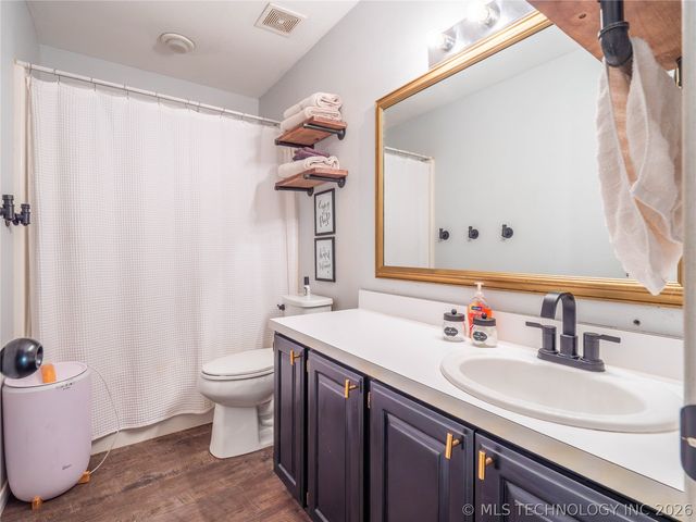 2208 Green Meadows, Mcalester, OK 74501