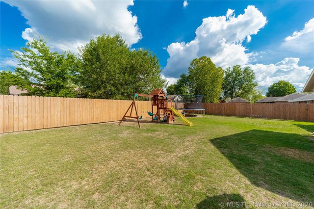 2208 Green Meadows, Mcalester, OK 74501