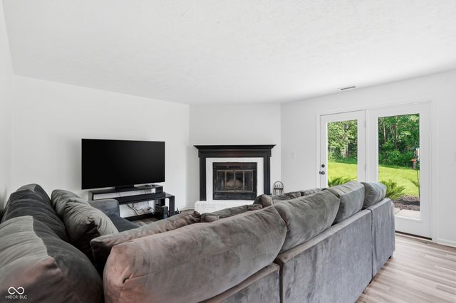 11127 Bayridge Circle W, Indianapolis, IN 46236