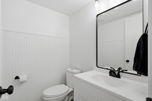 11127 Bayridge Circle W, Indianapolis, IN 46236