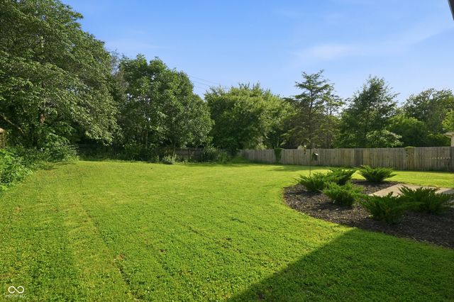11127 Bayridge Circle W, Indianapolis, IN 46236