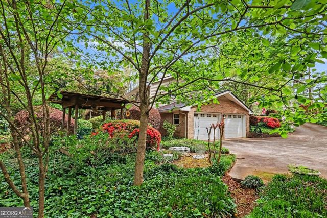 4191 Whispering Forest Court SW, Lilburn, GA 30047