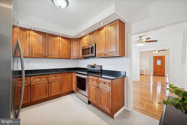 5648 N WARNOCK ST, Philadelphia, PA 19141