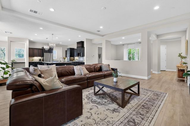 6324 Monument Springs Dr, Rocklin, CA 95677