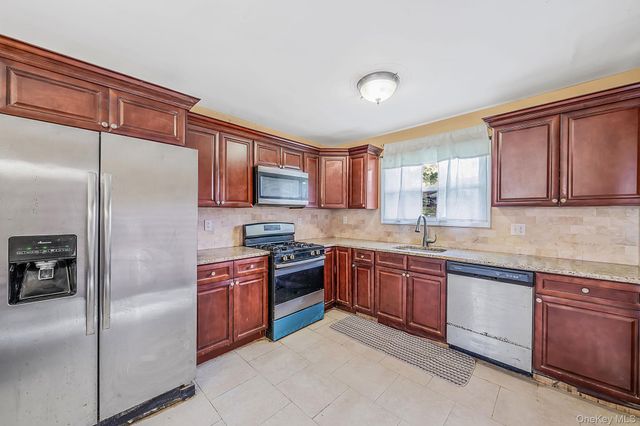 36 Naples Avenue, Central Islip, NY 11722