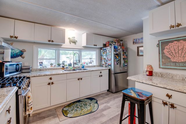 27940 Lobster Tail Trail, Little Torch Key, FL 33042