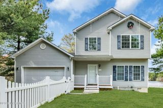 1541 Monmouth Avenue, Toms River, NJ 08757