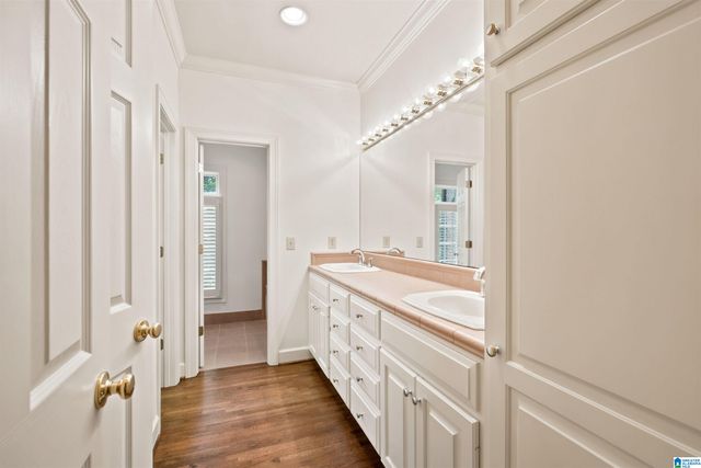 911 VELMONT LANE, Homewood, AL 35226