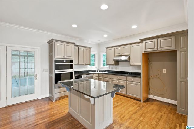 911 VELMONT LANE, Homewood, AL 35226