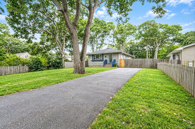 129 Shinnecock Avenue, Mastic, NY 11950