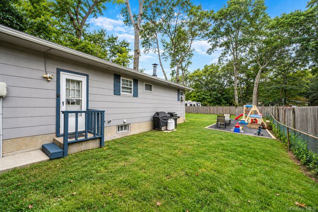 129 Shinnecock Avenue, Mastic, NY 11950