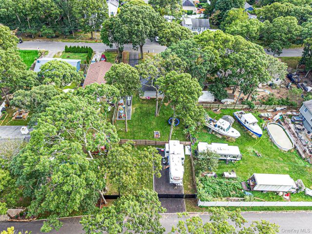 129 Shinnecock Avenue, Mastic, NY 11950